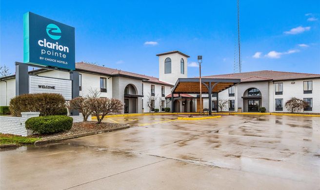 Clarion Pointe Exterior