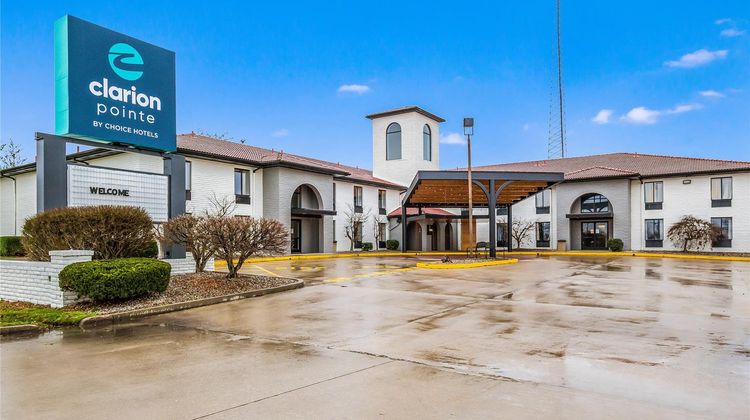 Clarion Pointe Exterior