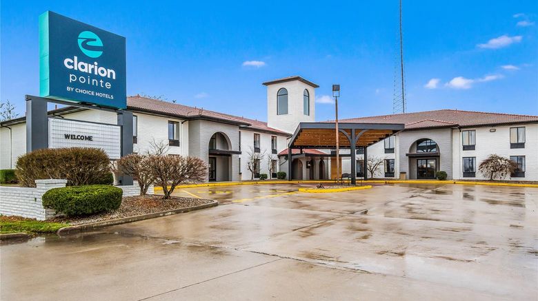 Clarion Pointe Exterior. Images powered by <a href="https://iceportal.shijigroup.com" target="_blank" rel="noopener">Ice Portal</a>.
