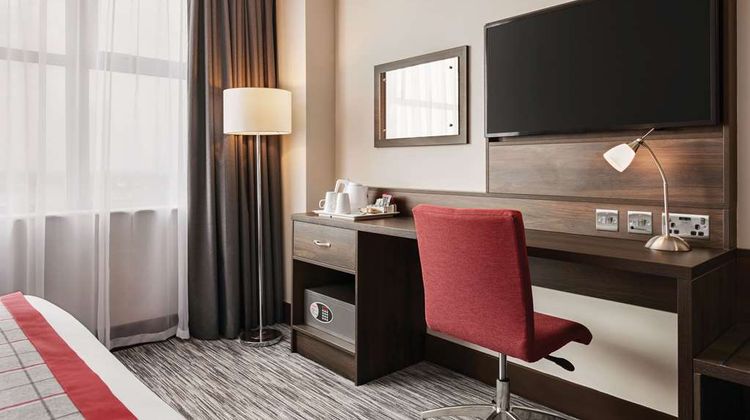 Ramada by Wyndham Leeds East Room