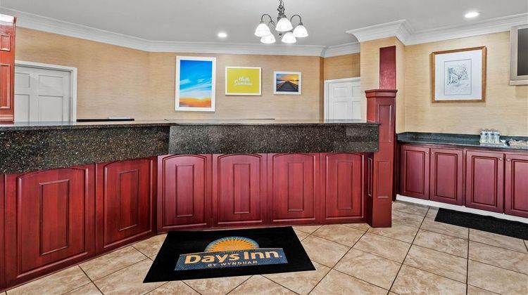 Days Inn by Wyndham Whitmore Lake Lobby