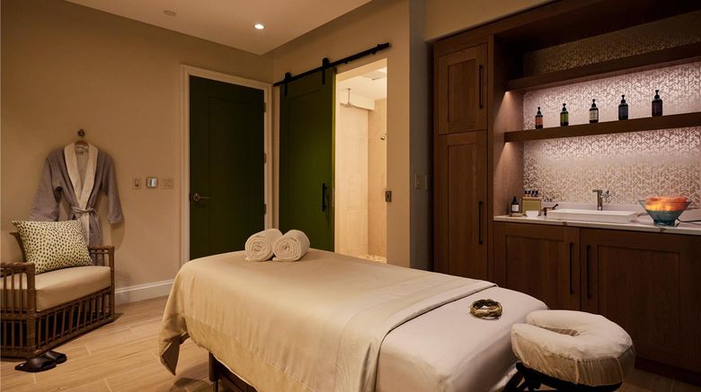 <b>Sweetgrass Inn at Wild Dunes Resort Spa</b>. Images powered by <a href="https://iceportal.shijigroup.com/" title="IcePortal" target="_blank">IcePortal</a>.