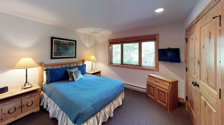 <b>Vail Residences at Cascade Village Suite</b>. Images powered by <a href="https://iceportal.shijigroup.com/" title="IcePortal" target="_blank">IcePortal</a>.