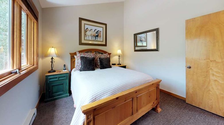 <b>Vail Residences at Cascade Village Suite</b>. Images powered by <a href="https://iceportal.shijigroup.com/" title="IcePortal" target="_blank">IcePortal</a>.