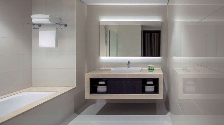 <b>Hyatt Place Dubai Jumeirah Room</b>. Images powered by <a href="https://iceportal.shijigroup.com/" title="IcePortal" target="_blank">IcePortal</a>.