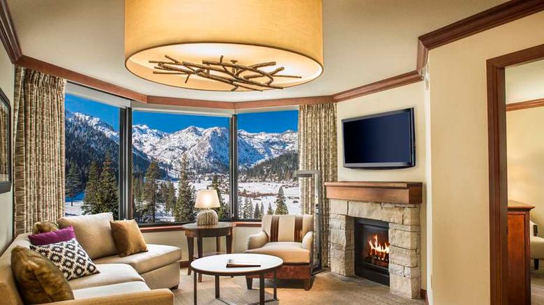 <b>The Everline Resort and Spa Suite</b>. Images powered by <a href="https://iceportal.shijigroup.com/" title="IcePortal" target="_blank">IcePortal</a>.