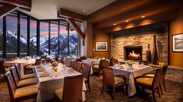 <b>The Everline Resort and Spa Restaurant</b>. Images powered by <a href="https://iceportal.shijigroup.com/" title="IcePortal" target="_blank">IcePortal</a>.