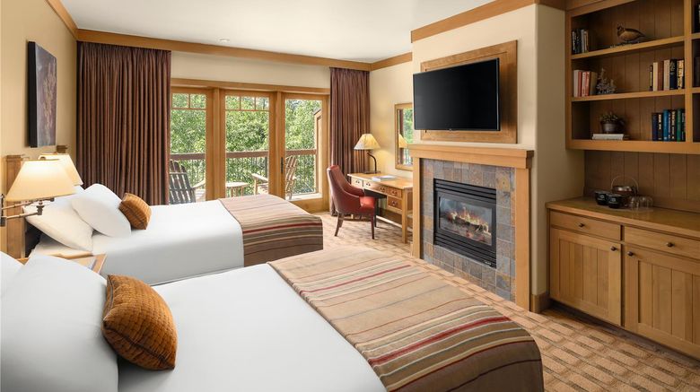 <b>Suncadia Resort Room</b>. Images powered by <a href="https://iceportal.shijigroup.com/" title="IcePortal" target="_blank">IcePortal</a>.