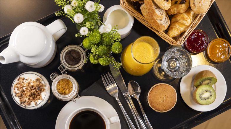 <b>Paris Art Hotel Restaurant</b>. Images powered by <a href="https://iceportal.shijigroup.com/" title="IcePortal" target="_blank">IcePortal</a>.