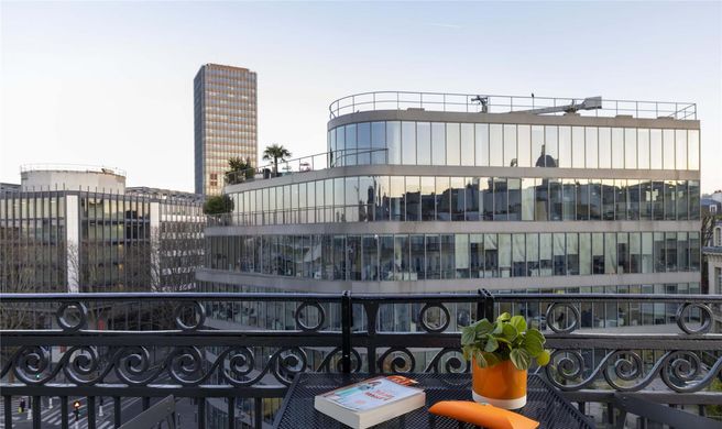 Paris Art Hotel Exterior