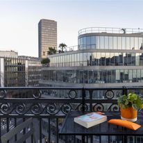 Paris Art Hotel