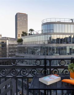 Paris Art Hotel