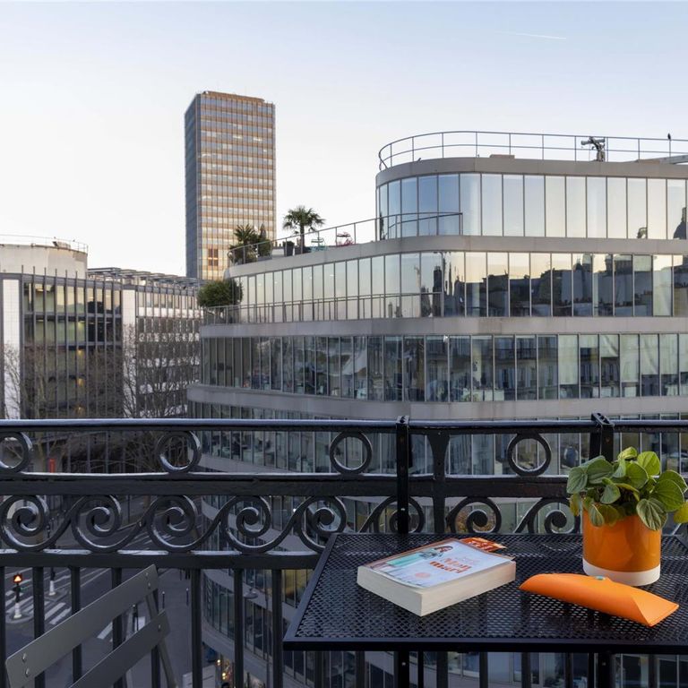 Paris Art Hotel