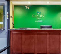 Quality Inn Quincy Lobby
