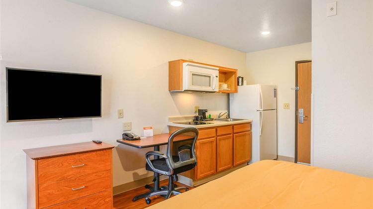Suburban Studios Room