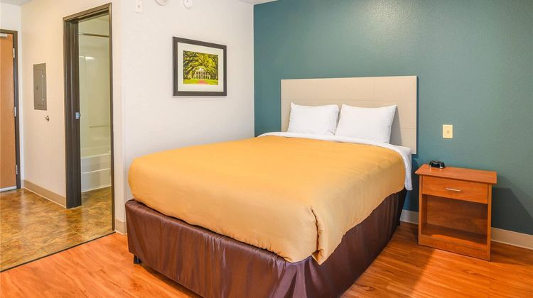 Suburban Studios Room