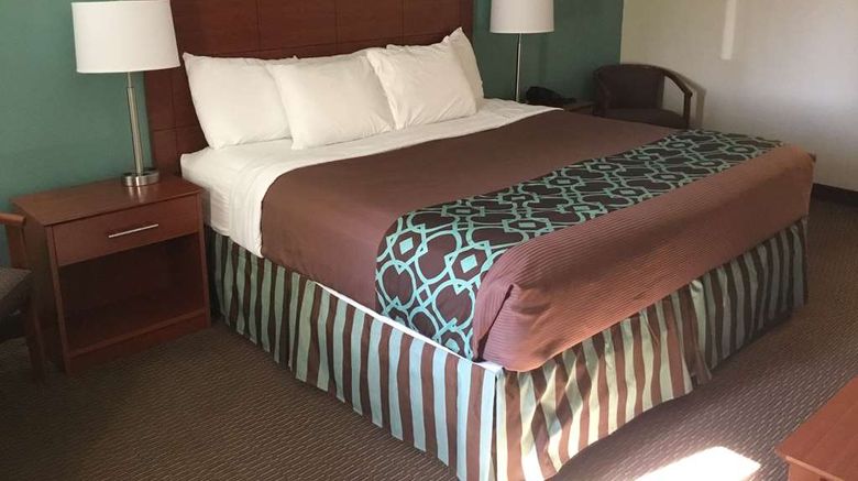 <b>SureStay Hotel by BW Bowling Green North Room</b>. Images powered by <a href="https://iceportal.shijigroup.com/" title="IcePortal" target="_blank">IcePortal</a>.