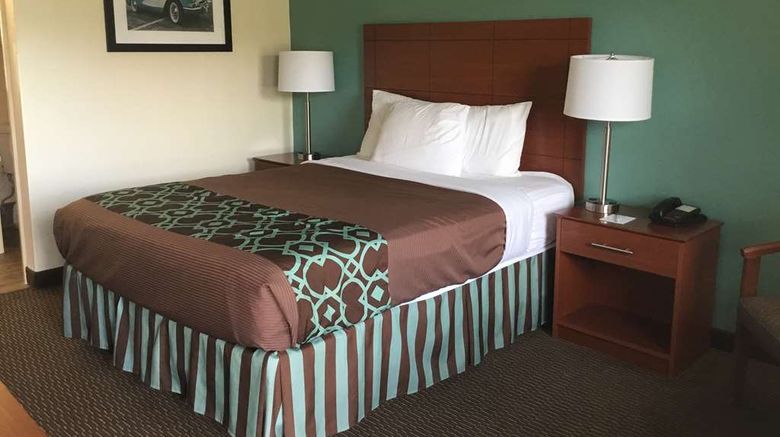 <b>SureStay Hotel by BW Bowling Green North Room</b>. Images powered by <a href="https://iceportal.shijigroup.com/" title="IcePortal" target="_blank">IcePortal</a>.