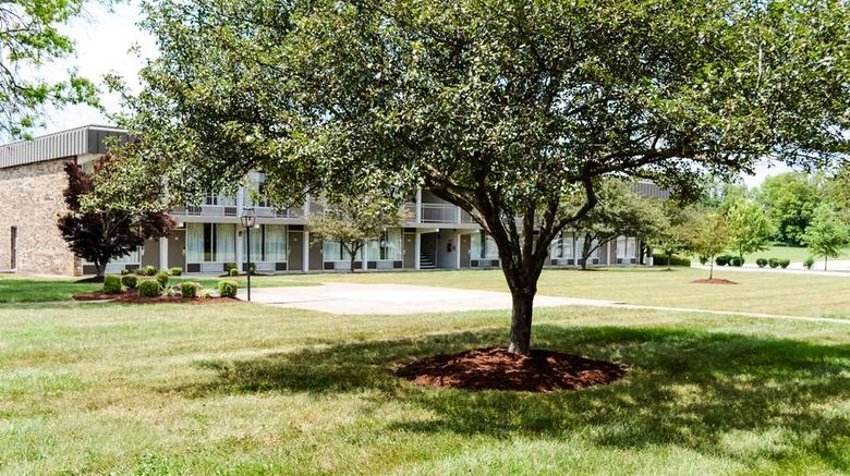 <b>SureStay Hotel by BW Bowling Green North Exterior</b>. Images powered by <a href="https://iceportal.shijigroup.com/" title="IcePortal" target="_blank">IcePortal</a>.