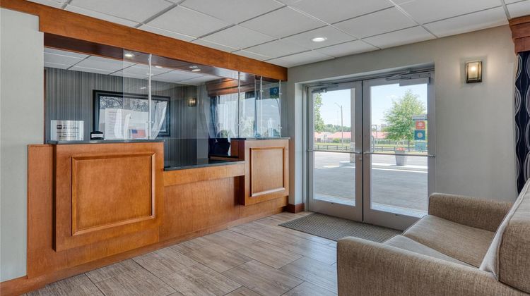SureStay Hotel by BW Bowling Green North Lobby