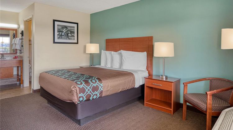 SureStay Hotel by BW Bowling Green North Room