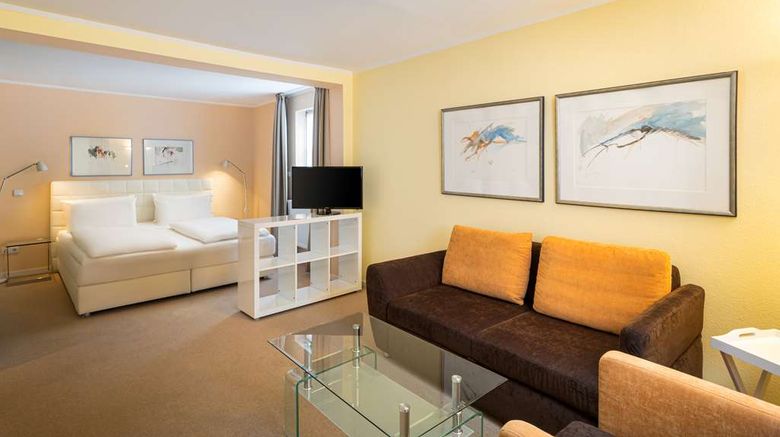 <b>Arthotel ANA Fleur Paderborn Suite</b>. Images powered by <a href="https://iceportal.shijigroup.com/" title="IcePortal" target="_blank">IcePortal</a>.
