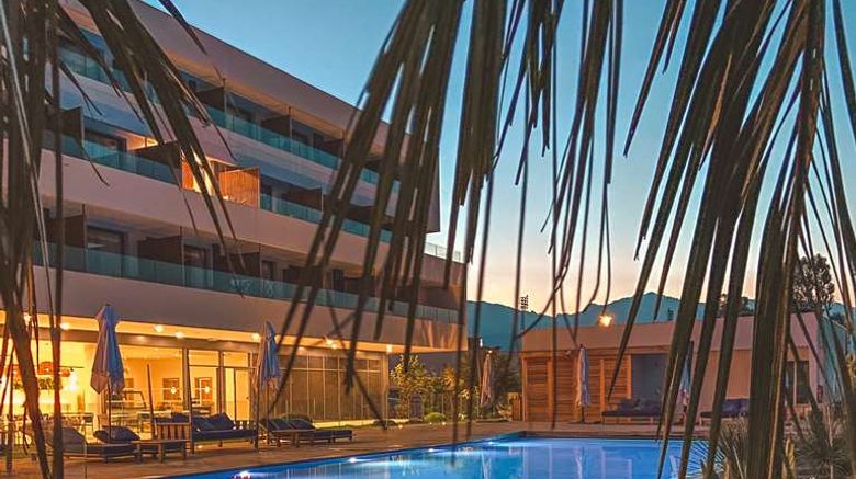 <b>Golden Tulip Porto Vecchio Pool</b>. Images powered by <a href="https://iceportal.shijigroup.com/" title="IcePortal" target="_blank">IcePortal</a>.