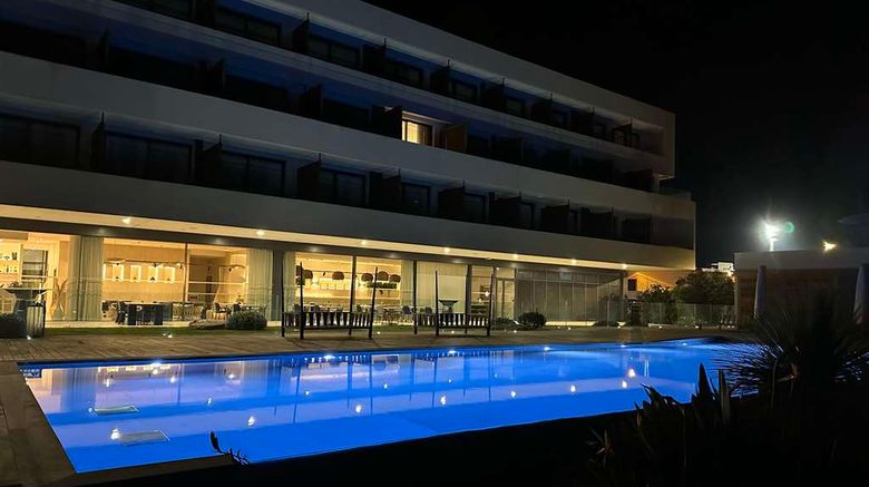 <b>Golden Tulip Porto Vecchio Pool</b>. Images powered by <a href="https://iceportal.shijigroup.com/" title="IcePortal" target="_blank">IcePortal</a>.