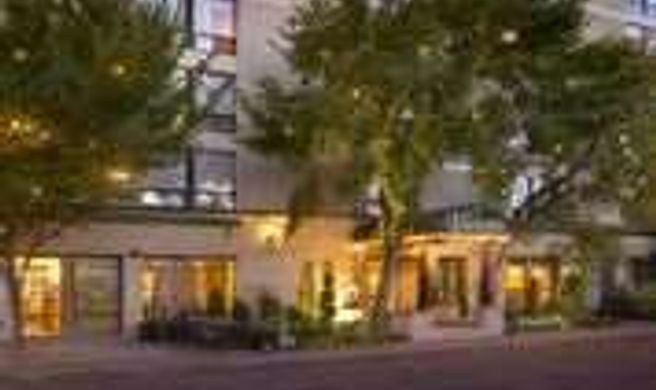 Varscona Hotel on Whyte Exterior