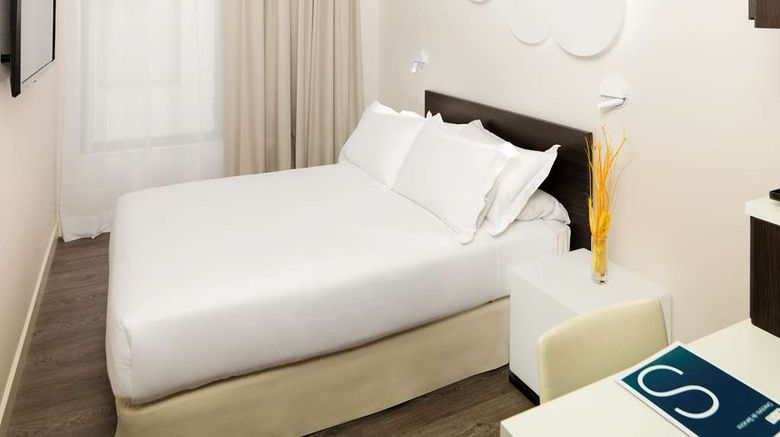 <b>H10 Port Vell Room</b>. Images powered by <a href="https://iceportal.shijigroup.com/" title="IcePortal" target="_blank">IcePortal</a>.