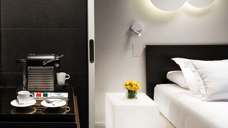 <b>H10 Port Vell Room</b>. Images powered by <a href="https://iceportal.shijigroup.com/" title="IcePortal" target="_blank">IcePortal</a>.