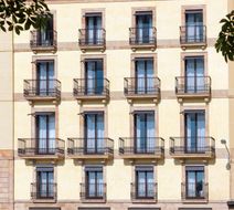 H10 Port Vell Exterior