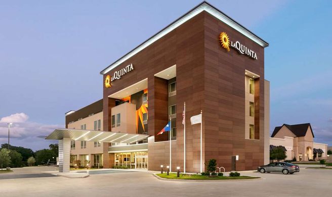 La Quinta Inn & Sts Wyndham College St N Exterior