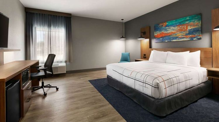 La Quinta Inn & Sts Wyndham College St N Room