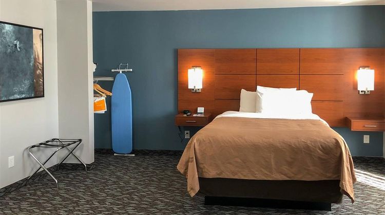 Quality Inn & Suites Watertown Room