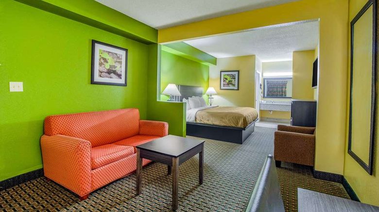 <b>Quality Inn and Suites Cayce Suite</b>. Images powered by <a href="https://iceportal.shijigroup.com/" title="IcePortal" target="_blank">IcePortal</a>.