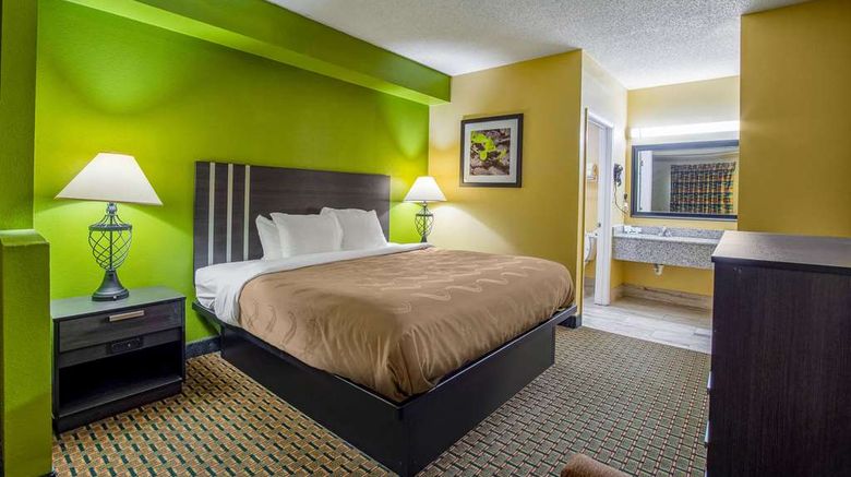 <b>Quality Inn and Suites Cayce Suite</b>. Images powered by <a href="https://iceportal.shijigroup.com/" title="IcePortal" target="_blank">IcePortal</a>.