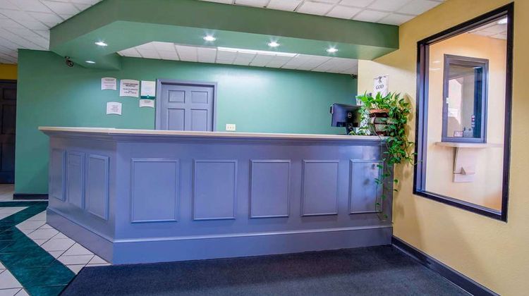 Quality Inn and Suites Cayce Lobby