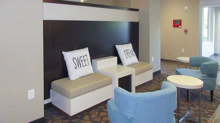 Sleep Inn & Suites Lobby