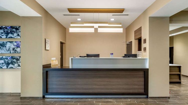 Sleep Inn & Suites Lobby