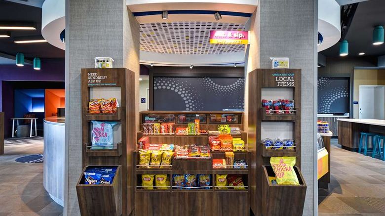 <b>Tru By Hilton West Memphis Lobby</b>. Images powered by <a href="https://iceportal.shijigroup.com/" title="IcePortal" target="_blank">IcePortal</a>.