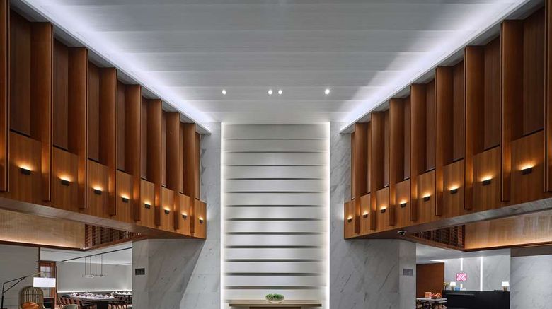 <b>Hilton Garden Inn Guangzhou Tianhe Lobby</b>. Images powered by <a href="https://iceportal.shijigroup.com/" title="IcePortal" target="_blank">IcePortal</a>.