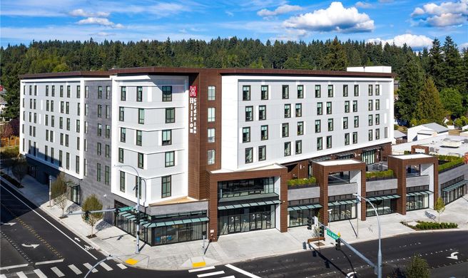 Hilton Garden Inn Redmond Town Center Exterior