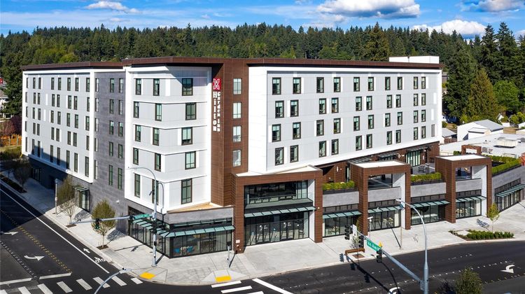 Hilton Garden Inn Redmond Town Center Exterior