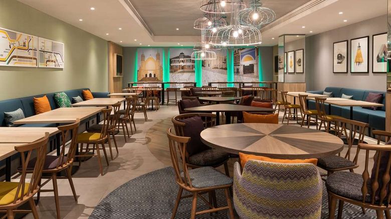 <b>Hampton by Hilton London Ealing Restaurant</b>. Images powered by <a href="https://iceportal.shijigroup.com/" title="IcePortal" target="_blank">IcePortal</a>.