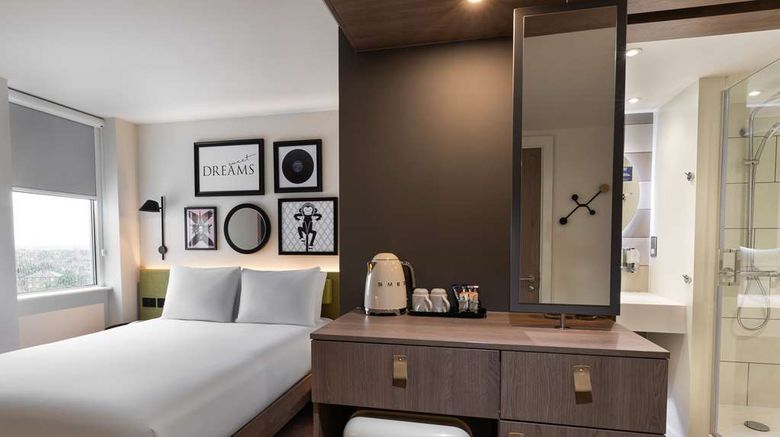 <b>Hampton by Hilton London Ealing Room</b>. Images powered by <a href="https://iceportal.shijigroup.com/" title="IcePortal" target="_blank">IcePortal</a>.