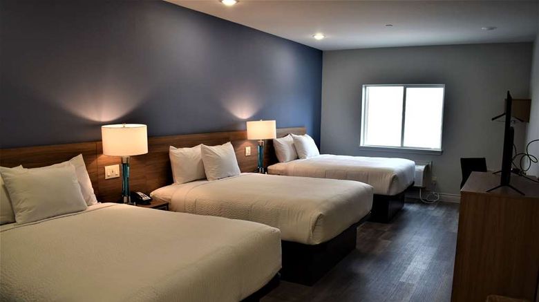 <b>Days Inn by Wyndham University Room</b>. Images powered by <a href="https://iceportal.shijigroup.com/" title="IcePortal" target="_blank">IcePortal</a>.