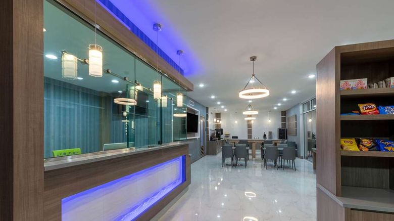 <b>Days Inn by Wyndham University Lobby</b>. Images powered by <a href="https://iceportal.shijigroup.com/" title="IcePortal" target="_blank">IcePortal</a>.