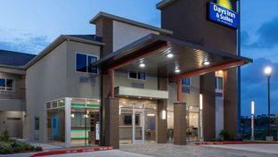 Days Inn by Wyndham University