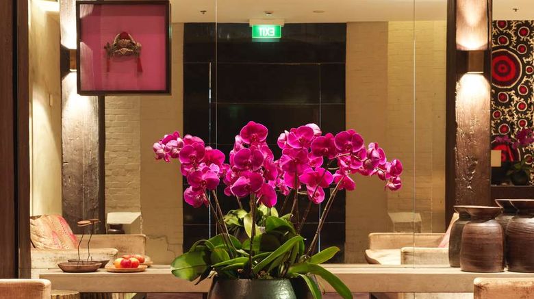 <b>Establishment Hotel Lobby</b>. Images powered by <a href="https://iceportal.shijigroup.com/" title="IcePortal" target="_blank">IcePortal</a>.